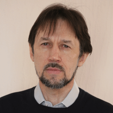 Игорь Лавренков