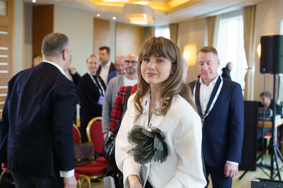 image_gallery_0-4132396439097783